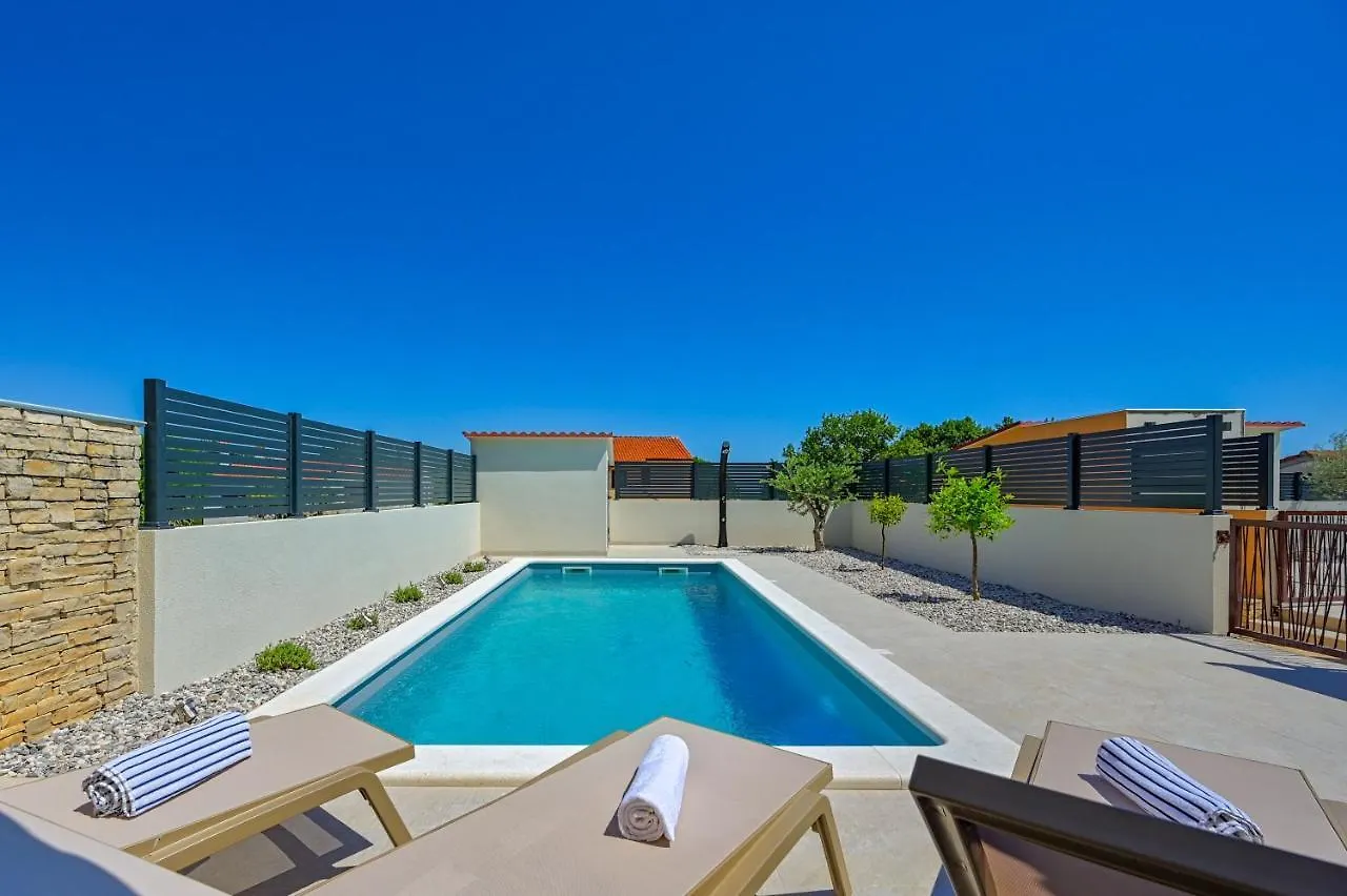 Apartment Zala With Private Pool Liznjan 0*,  Croatia