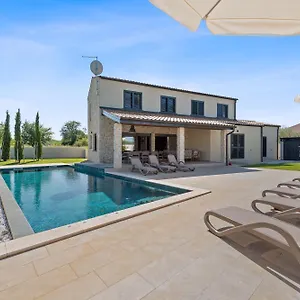  Villa Stellar